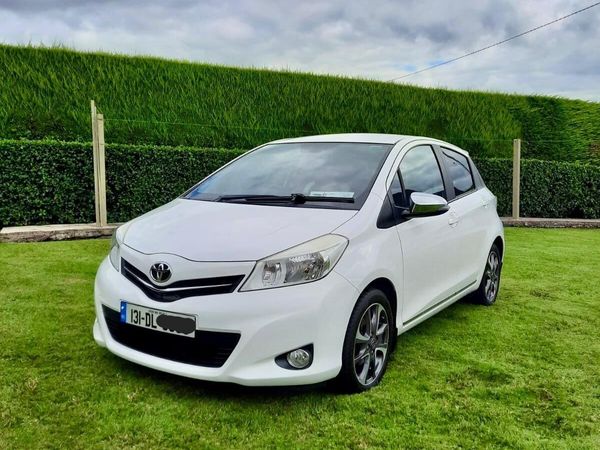 Toyota Yaris Hatchback, Petrol, 2013, White