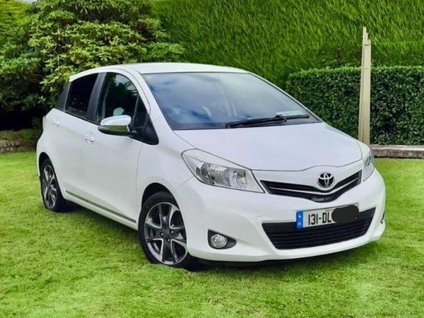 Toyota Yaris Hatchback, Petrol, 2013, White