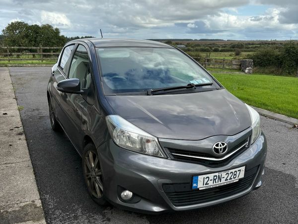 Toyota Yaris Hatchback, Petrol, 2012, Grey