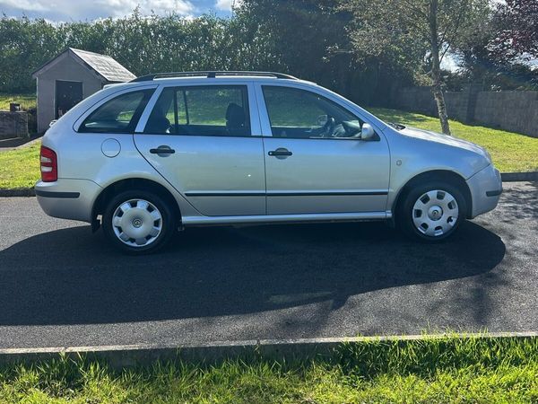 Skoda Fabia Estate/Jeep, Petrol, 2004, Silver