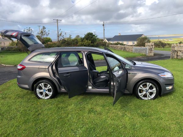 Ford Mondeo Estate/Jeep, Diesel, 2012, Brown