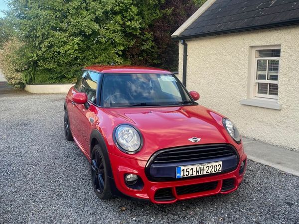 Mini Cooper Hatchback, Diesel, 2015, Red
