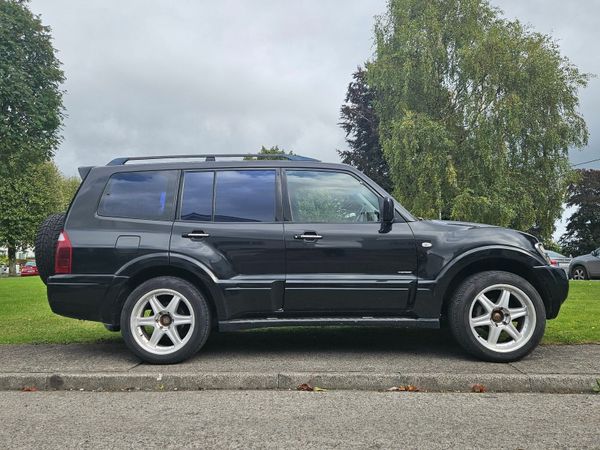 Mitsubishi Pajero SUV, Diesel, 2003, Black