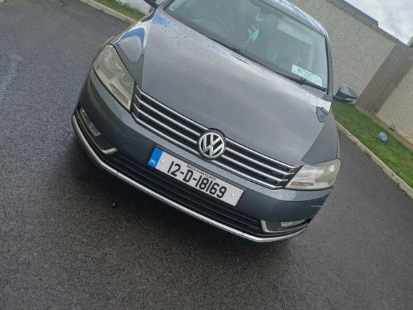 Volkswagen Passat Saloon, Diesel, 2012, Grey