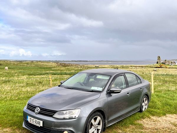 Volkswagen Jetta Saloon, Diesel, 2012, Grey