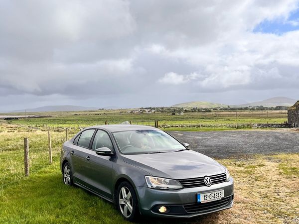 Volkswagen Jetta Saloon, Diesel, 2012, Grey