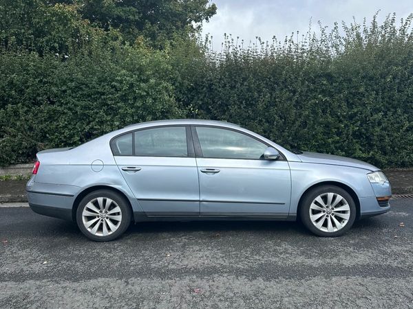 Volkswagen Passat Saloon, Petrol, 2006, Blue