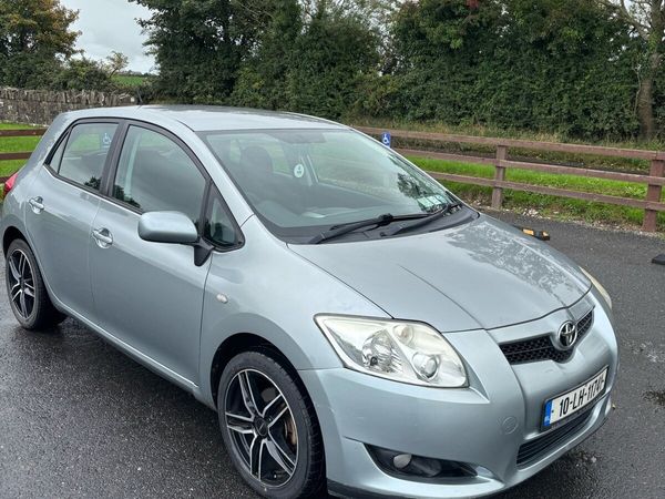 Toyota Auris Hatchback, Petrol, 2010, Silver