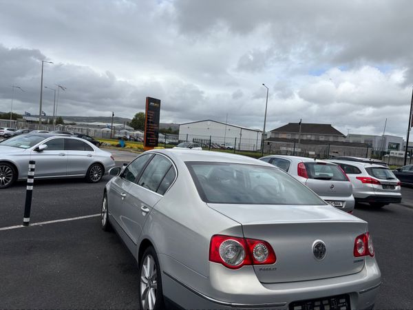 Volkswagen Passat Saloon, Diesel, 2009, Silver