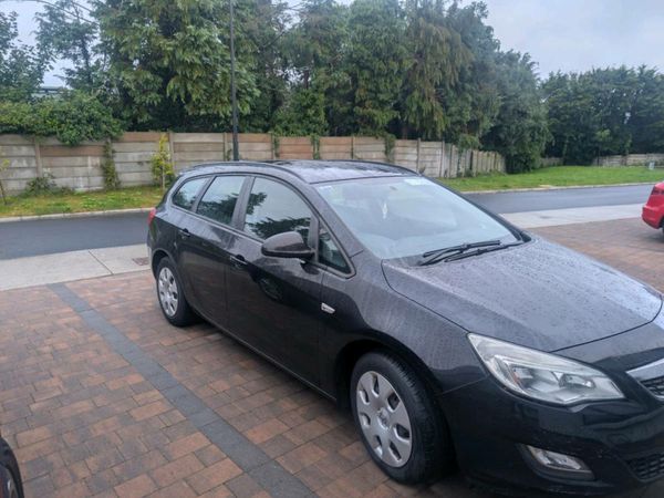 Vauxhall Astra Hatchback, Diesel, 2011, Black