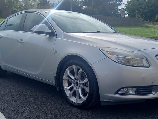 Vauxhall Insignia Hatchback, Diesel, 2012, Silver