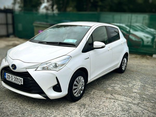 Toyota Vitz Hatchback, Petrol Hybrid, 2020, White