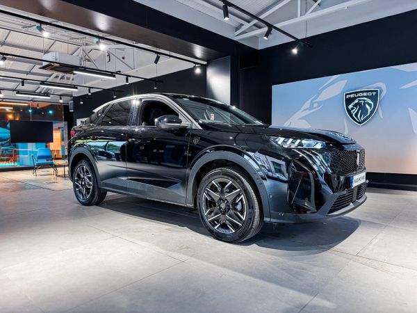 Peugeot 3008 MPV, Petrol Hybrid, 2025, Black