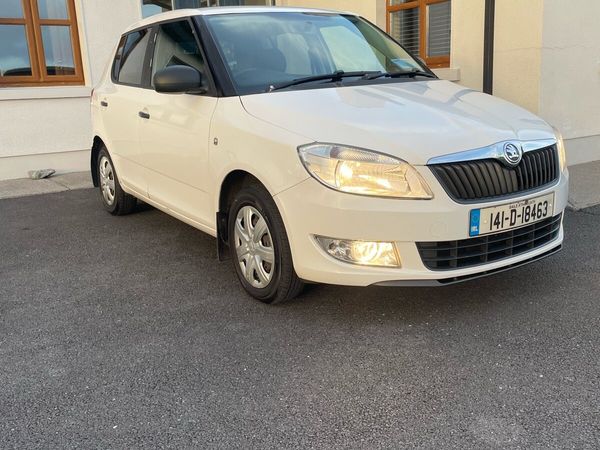 Skoda Fabia Hatchback, Petrol, 2014, White