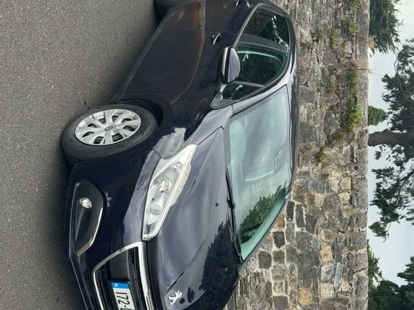 Peugeot 208 Hatchback, Petrol, 2017, Navy