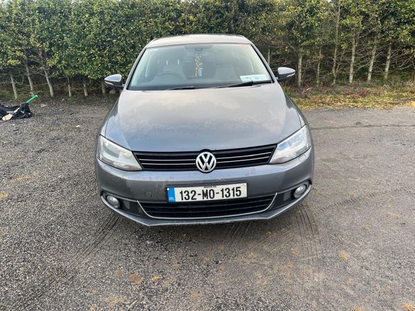 Volkswagen Jetta Saloon, Diesel, 2013, Grey