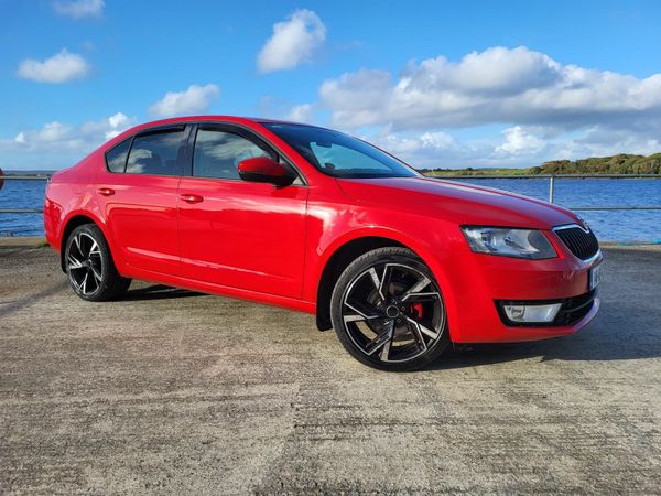 Skoda Octavia Hatchback, Diesel, 2014, Red