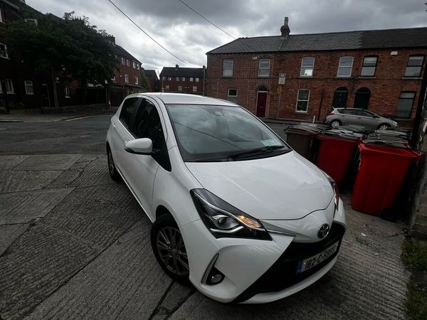 Toyota Yaris Hatchback, Petrol, 2018, White