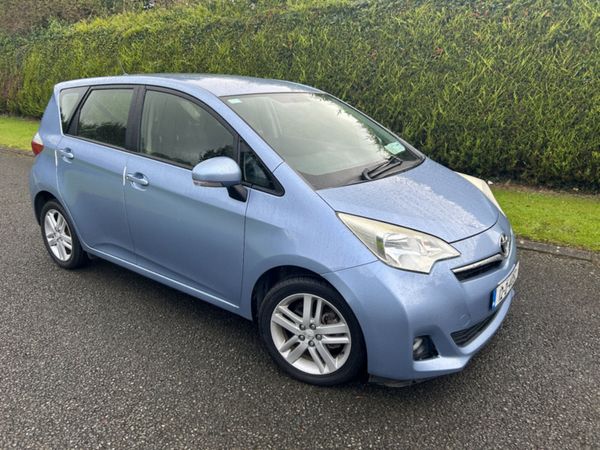 Toyota Verso-S MPV, Petrol, 2012, Blue