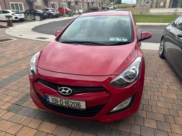 Hyundai i30 MPV, Petrol, 2013, Red