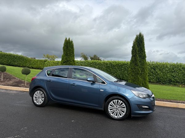 Opel Astra Hatchback, Diesel, 2015, Blue