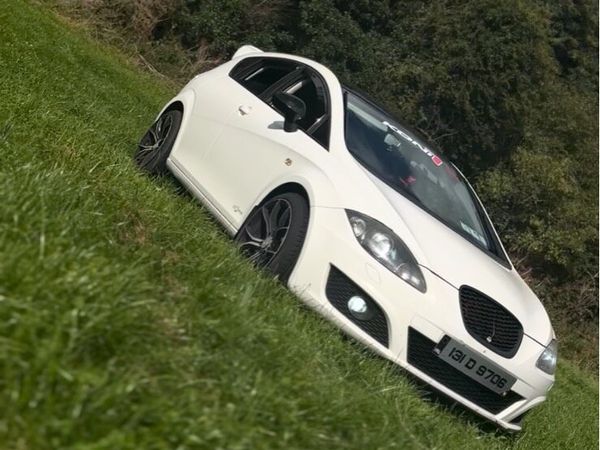SEAT Leon Hatchback, Diesel, 2013, White