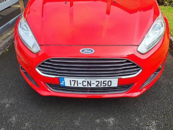 Ford Fiesta Hatchback, Petrol, 2017, Red