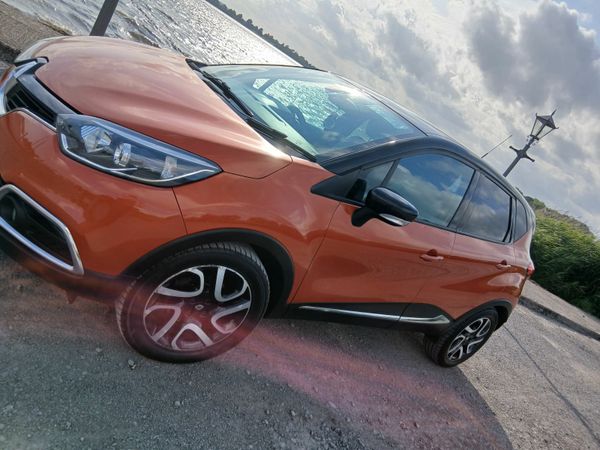 Renault Captur Hatchback, Diesel, 2014, Orange