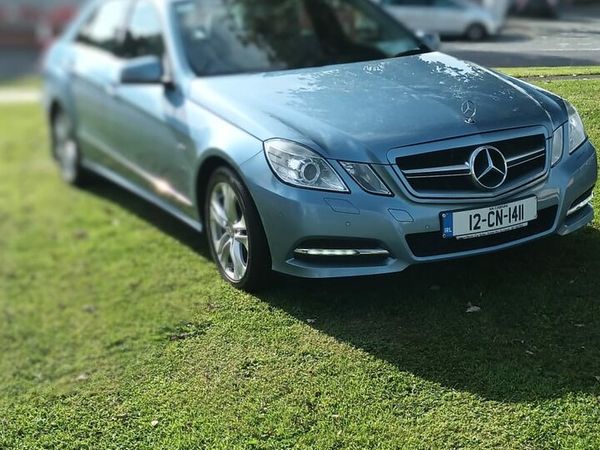 Mercedes-Benz E-Class Saloon, Diesel, 2012, Blue