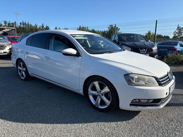 Volkswagen Passat Saloon, Petrol, 2012, White