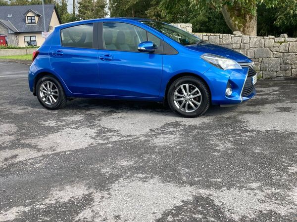 Toyota Yaris Hatchback, Petrol, 2016, Blue