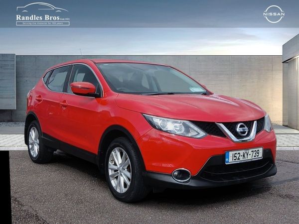 Nissan Qashqai Hatchback, Diesel, 2015, Red