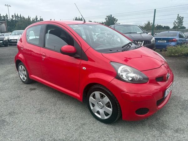 Toyota Aygo Hatchback, Petrol, 2011, Red