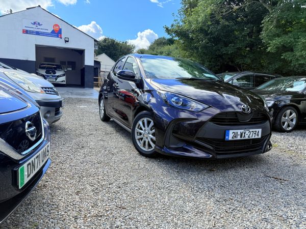 Toyota Yaris Hatchback, Petrol, 2021, Purple