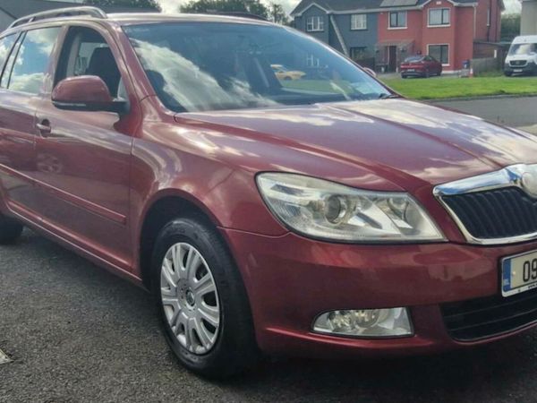 Skoda Octavia Estate, Diesel, 2009, Red