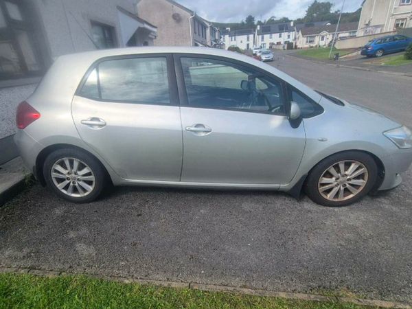 Toyota Auris Hatchback, Diesel, 2008, Silver