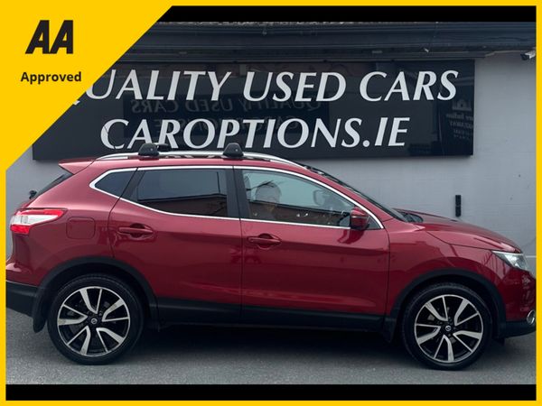 Nissan Qashqai Hatchback, Petrol, 2016, Red
