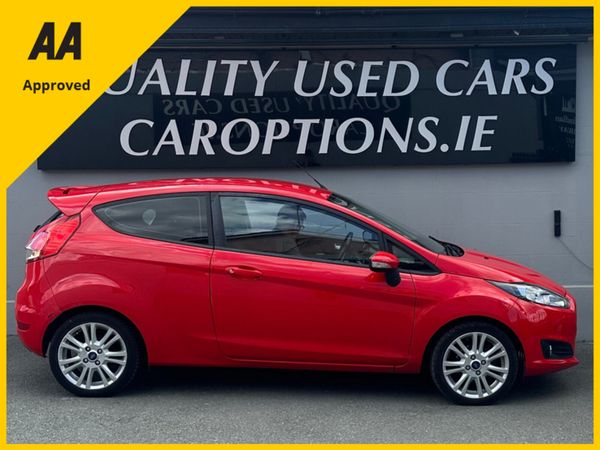 Ford Fiesta Hatchback, Petrol, 2014, Red