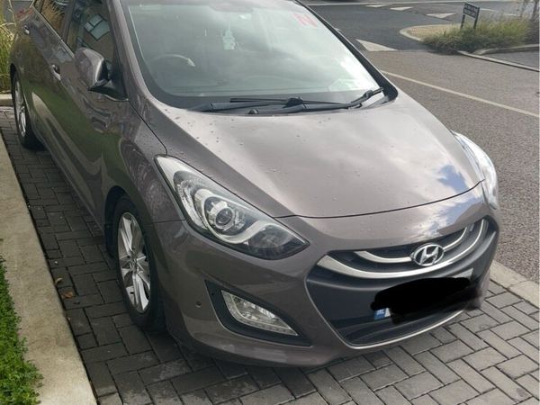 Hyundai i30 Hatchback, Diesel, 2013, Orange