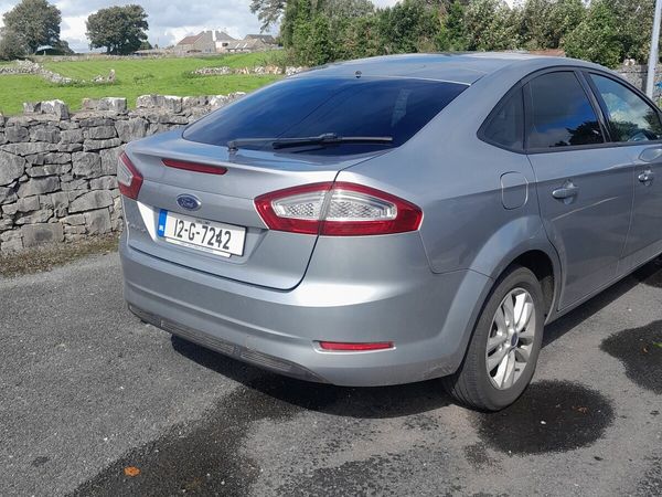 Ford Mondeo Hatchback, Diesel, 2012, Silver