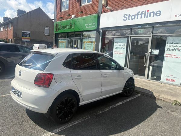 Volkswagen Polo Hatchback, Petrol, 2014, White