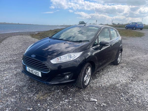 Ford Fiesta Hatchback, Petrol, 2013, Black