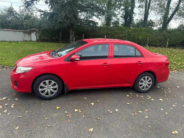 Toyota Corolla Saloon, Diesel, 2012, Red