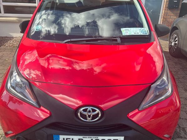 Toyota Aygo Hatchback, Petrol, 2015, Red