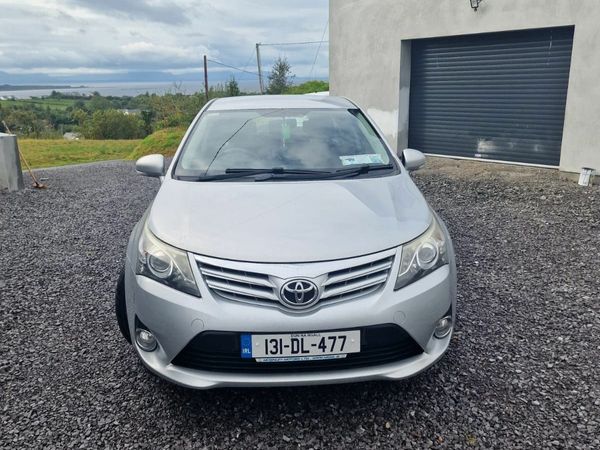 Toyota Avensis Saloon, Diesel, 2013, Silver