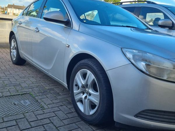 Vauxhall Insignia Hatchback, Diesel, 2012, Silver