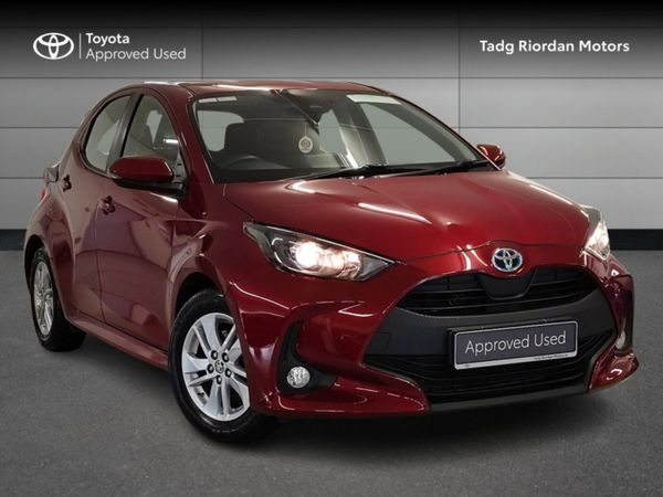Toyota Yaris Hatchback, Petrol Hybrid, 2021, Red