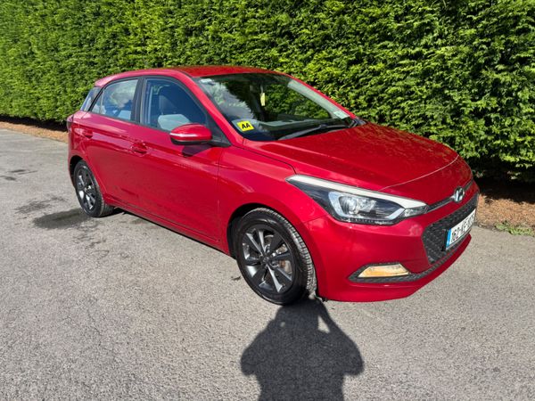 Hyundai i20 Hatchback, Petrol, 2016, Red
