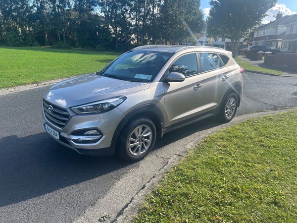 Hyundai Tucson SUV, Diesel, 2016, Silver