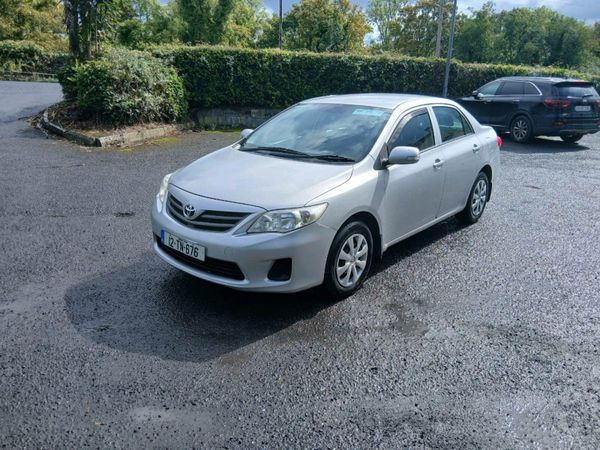Toyota Corolla Saloon, Diesel, 2012, Silver